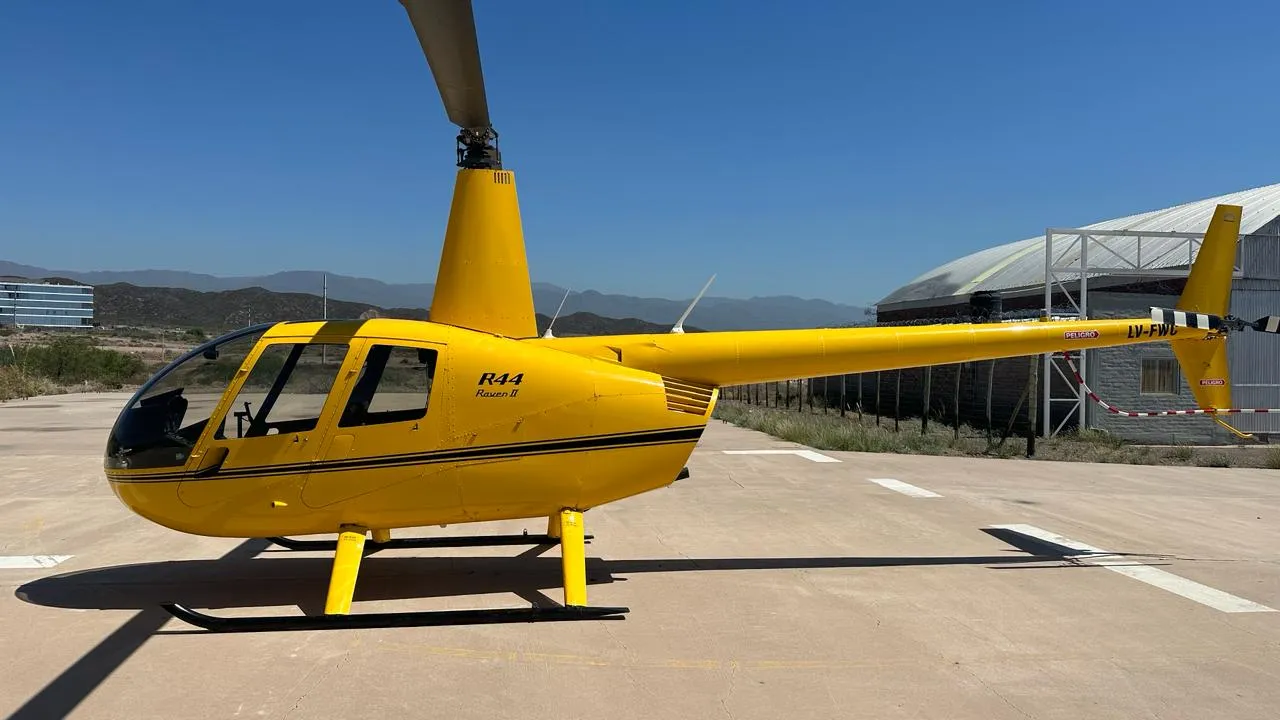 Helicóptero Raven en pista